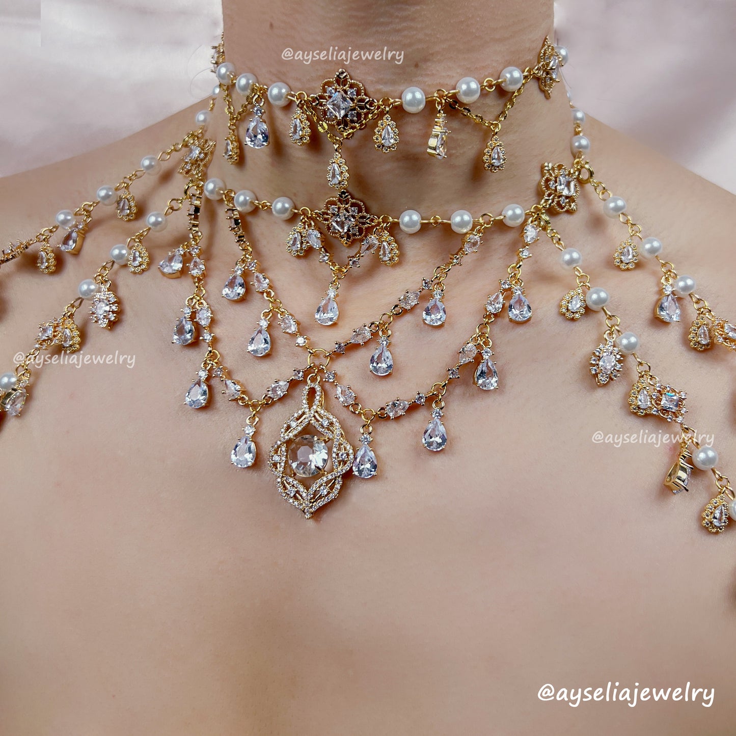 Diora Shoulder Necklace