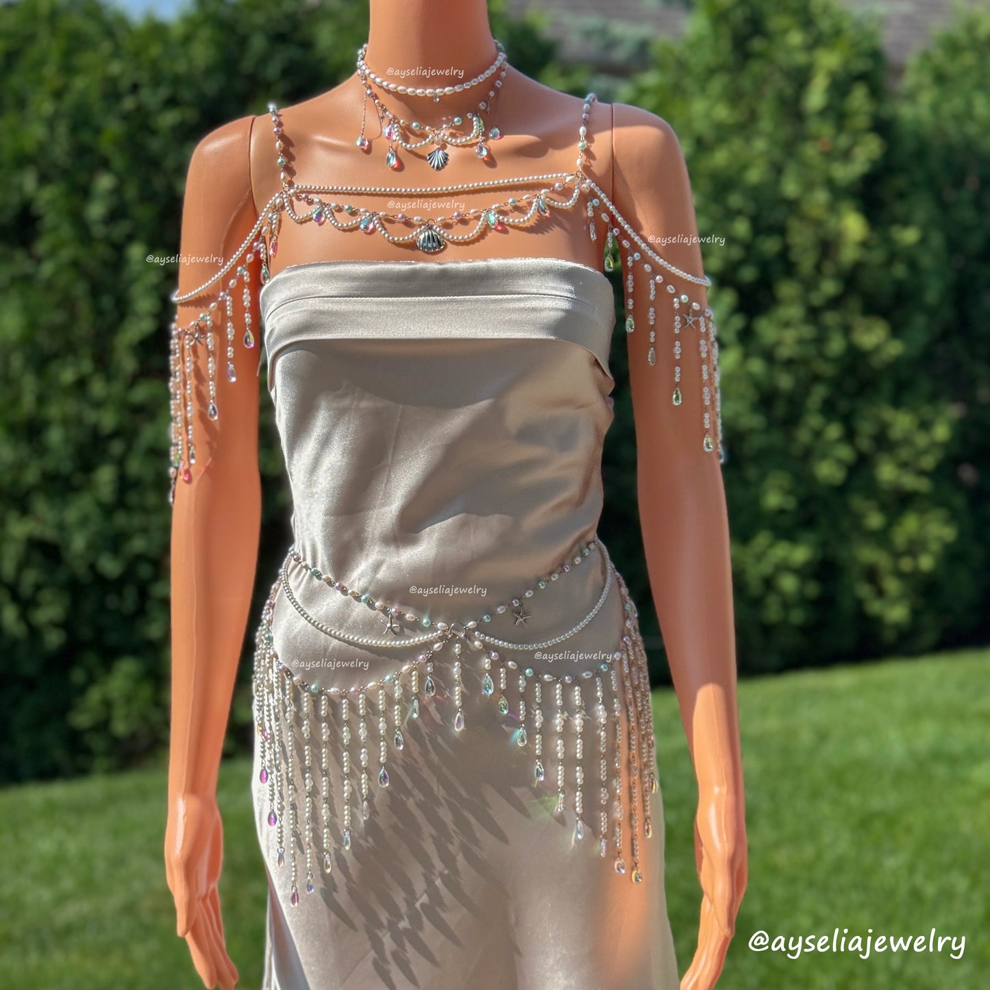Pearlissa Shoulder Necklace