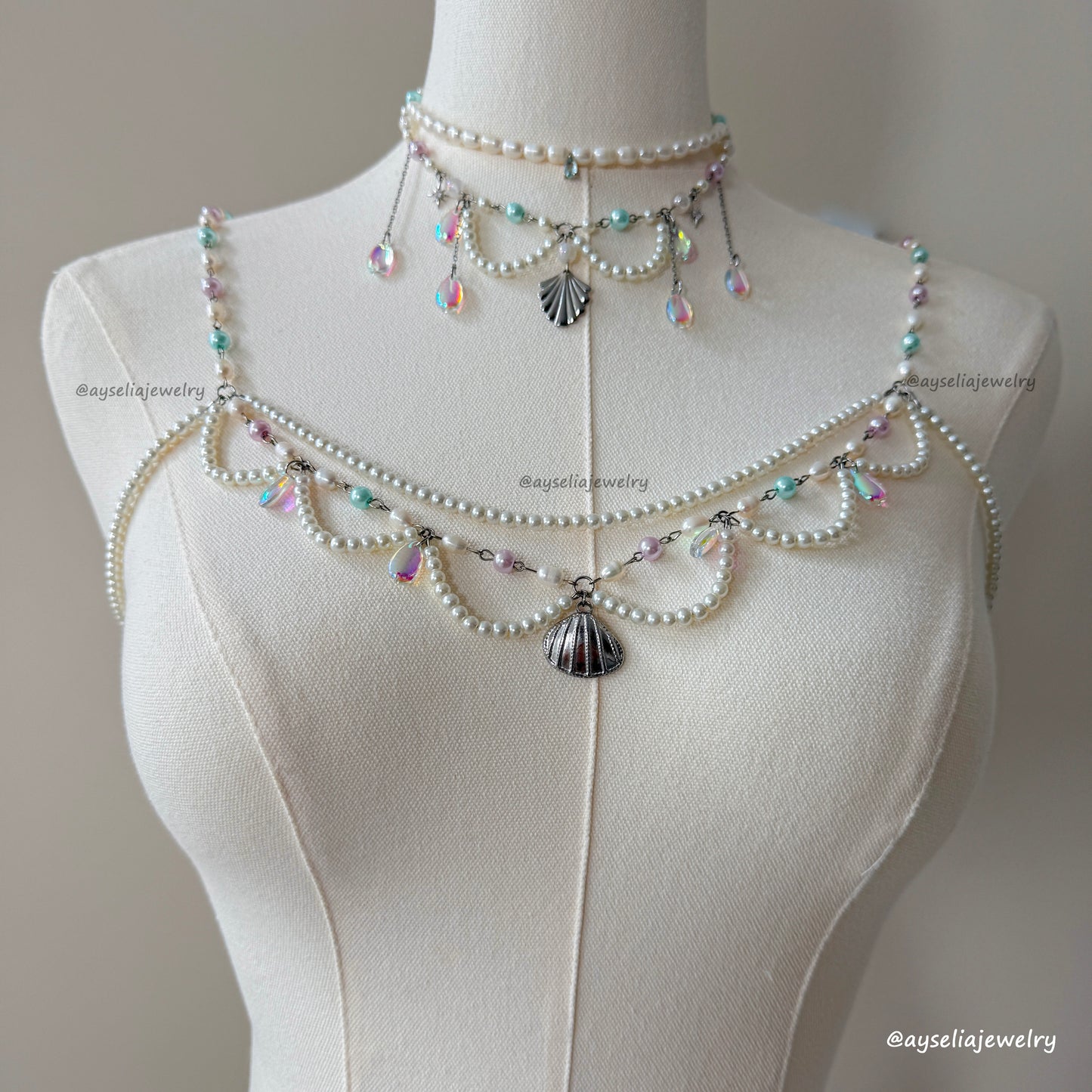Pearlissa Shoulder Necklace