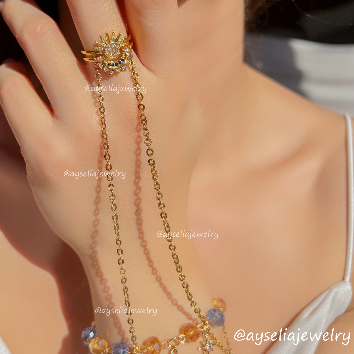 Asteria Hand Chain