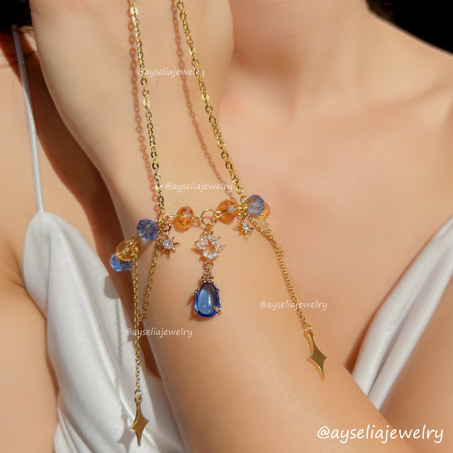 Asteria Hand Chain