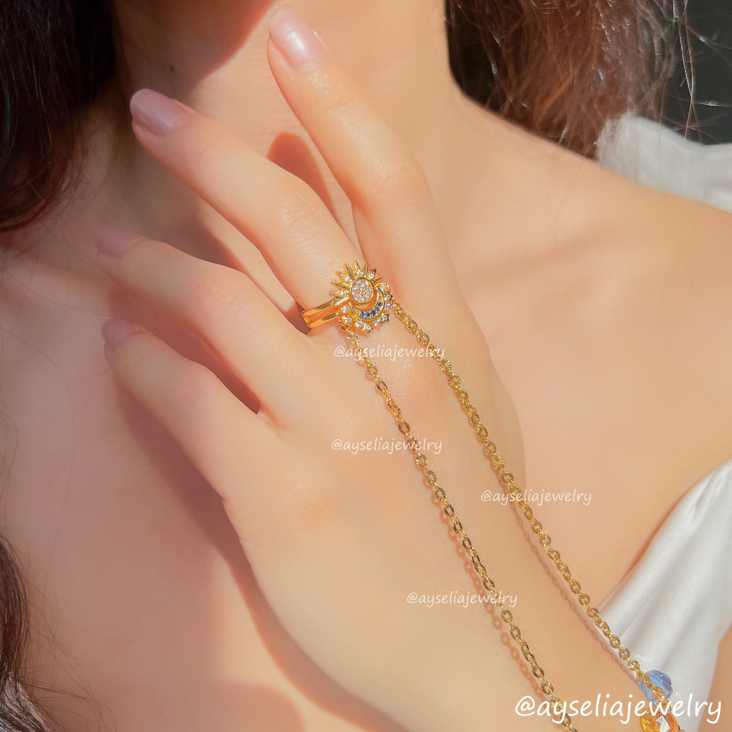 Asteria Hand Chain