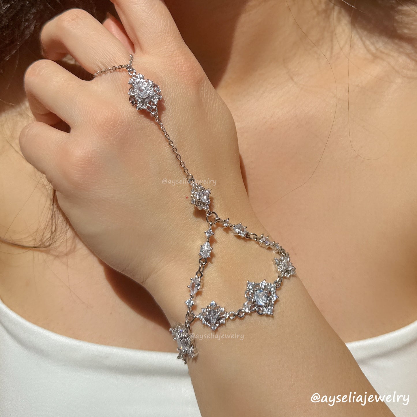 Ravessia Silver Jewelry Set