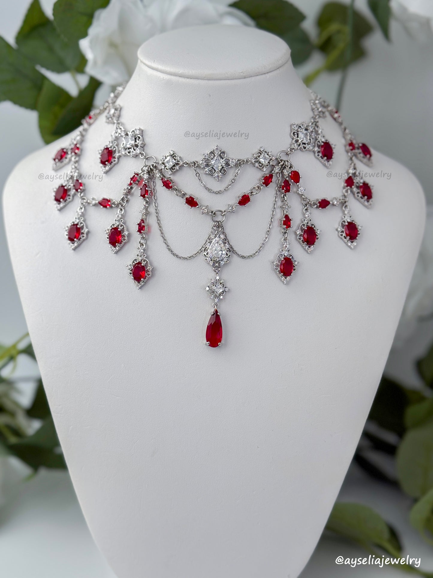 Ravessia Silver-Red Necklace