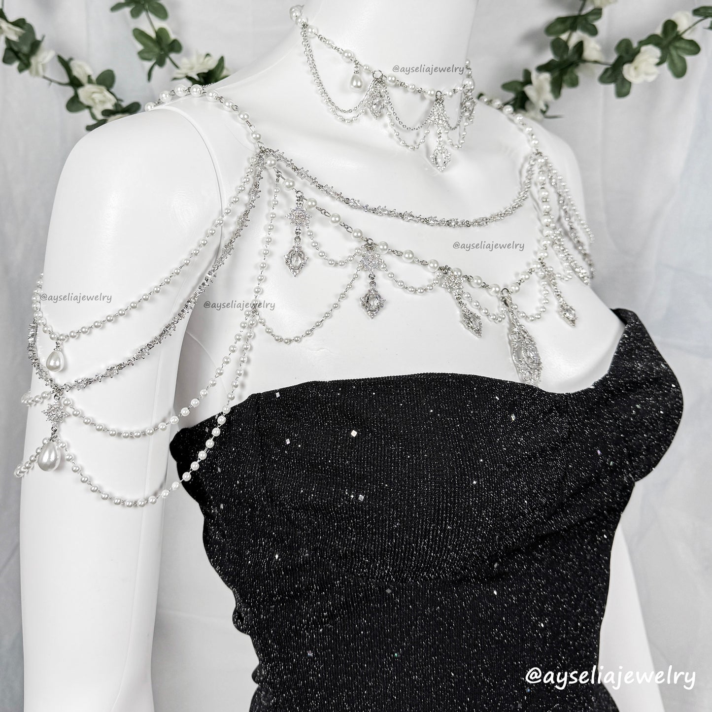 Elaura Shoulder Necklace