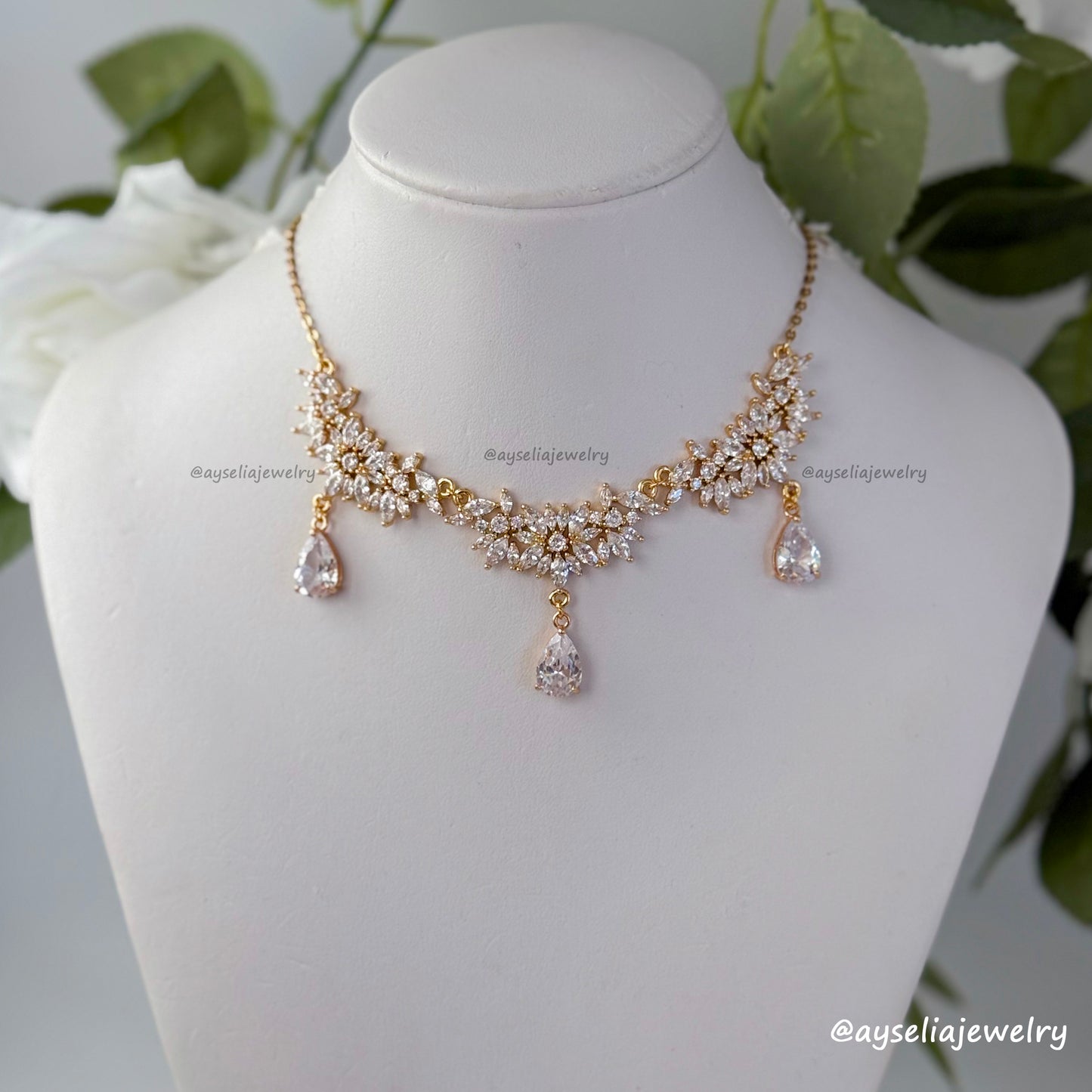 Virelia Necklace