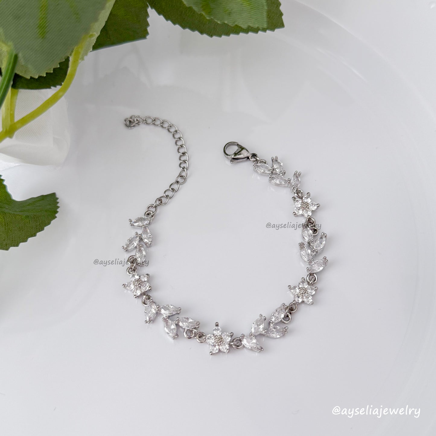 Silvervine Jewelry Set