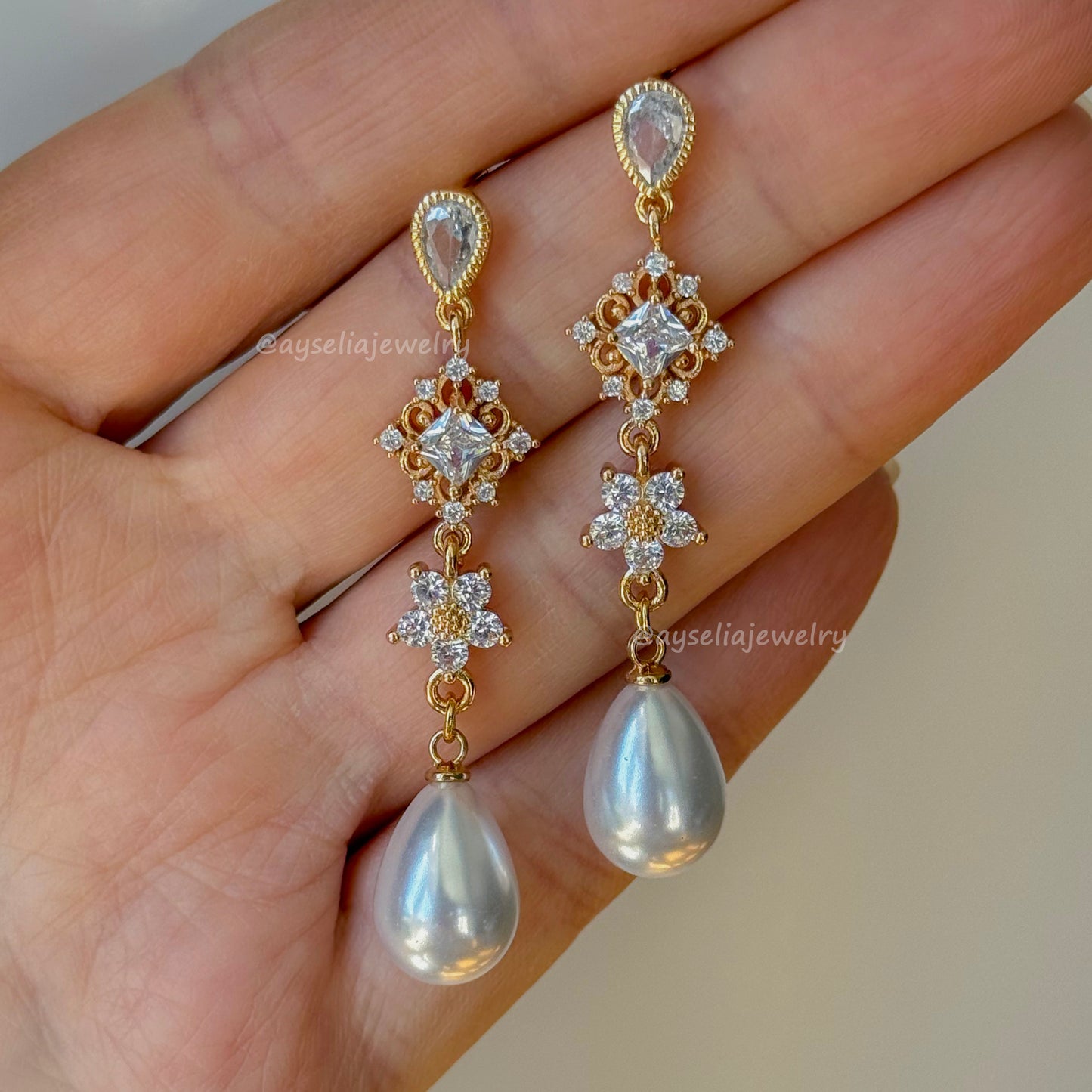 Lucella Pearly Necklace