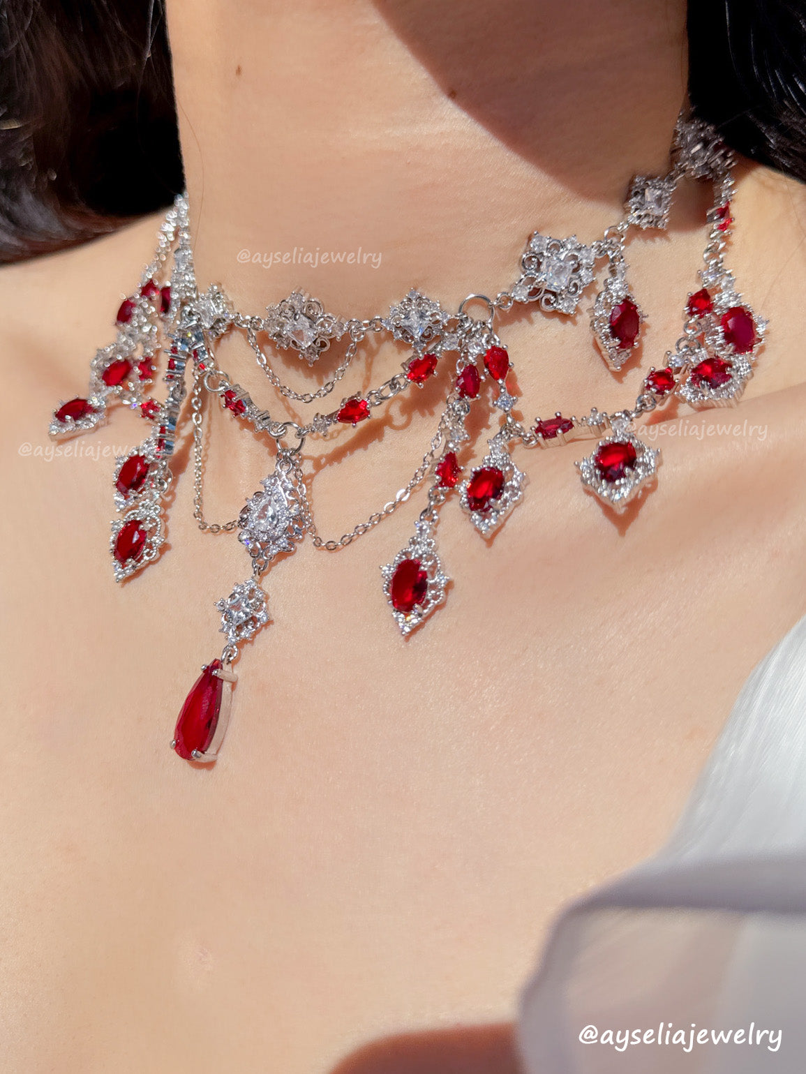 Ravessia Silver-Red Necklace